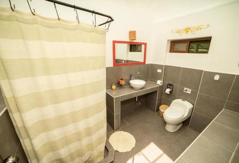 اتاق استاندارد سه نفره, Andean Wings Valley