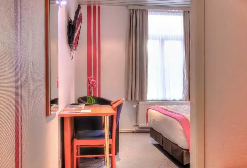 Chambre Standard, Le Terminus