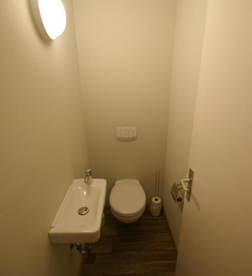 اتاق خانوادگی, Restaurant Tychon Ag