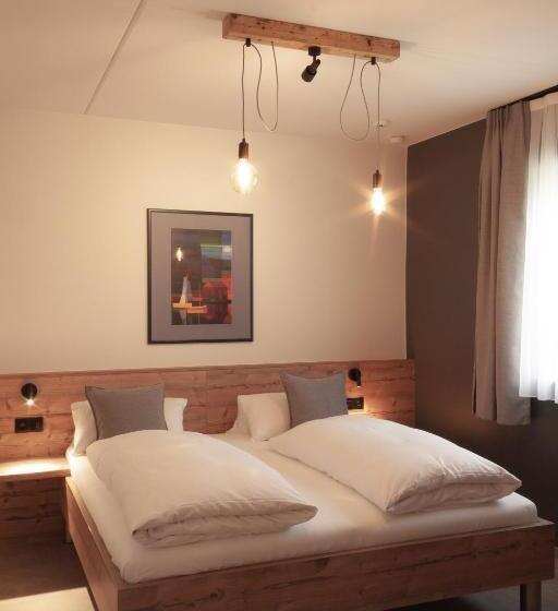 اتاق سوپریور خانوادگی, Restaurant Tychon Ag