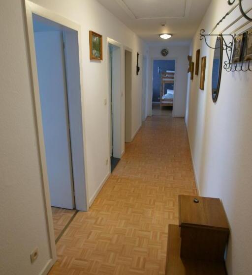 اتاق خانوادگی, Restaurant Tychon Ag