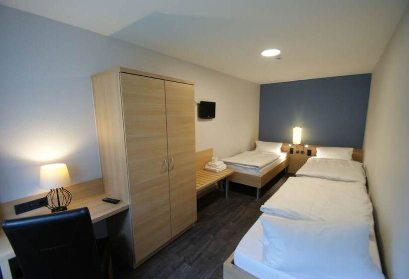 اتاق خانوادگی, Restaurant Tychon Ag