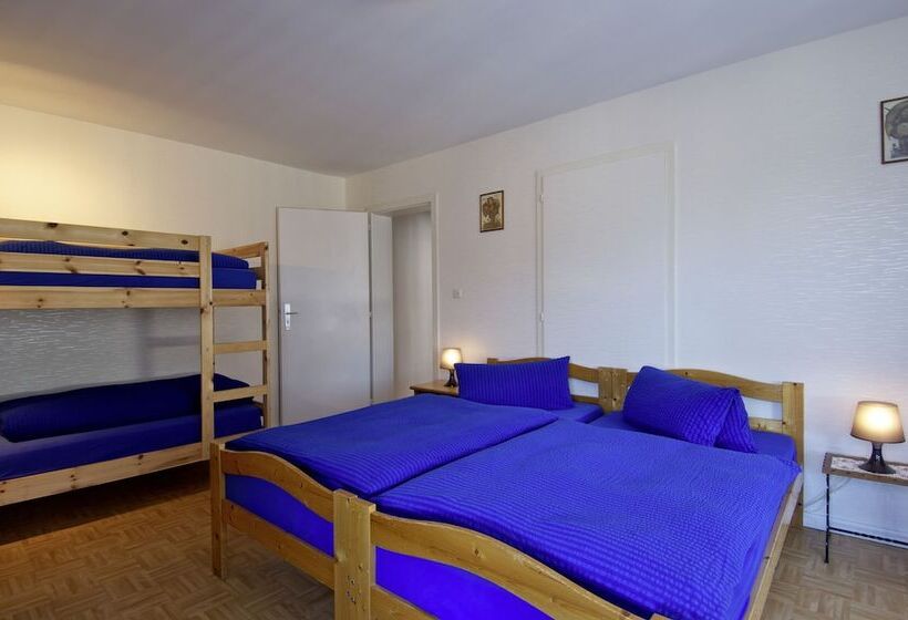 اتاق خانوادگی, Restaurant Tychon Ag