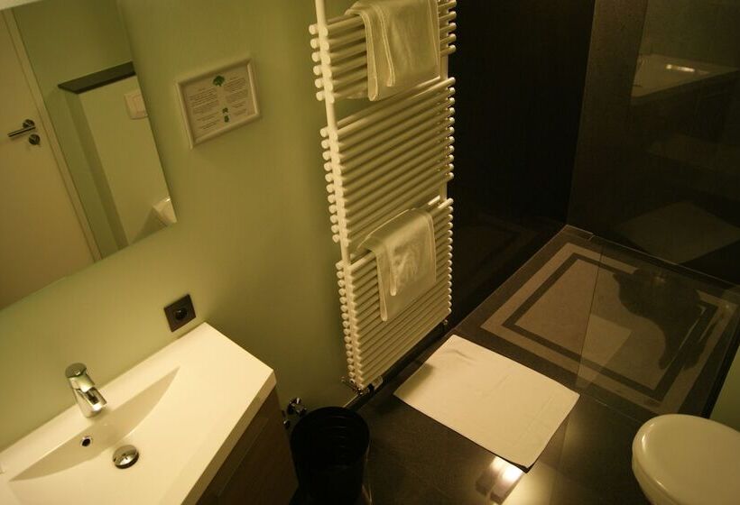 اتاق خانوادگی, Restaurant Tychon Ag