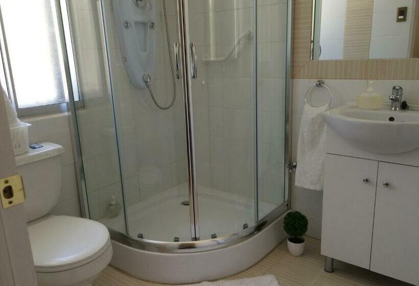 スタンダードルーム, San Fernando