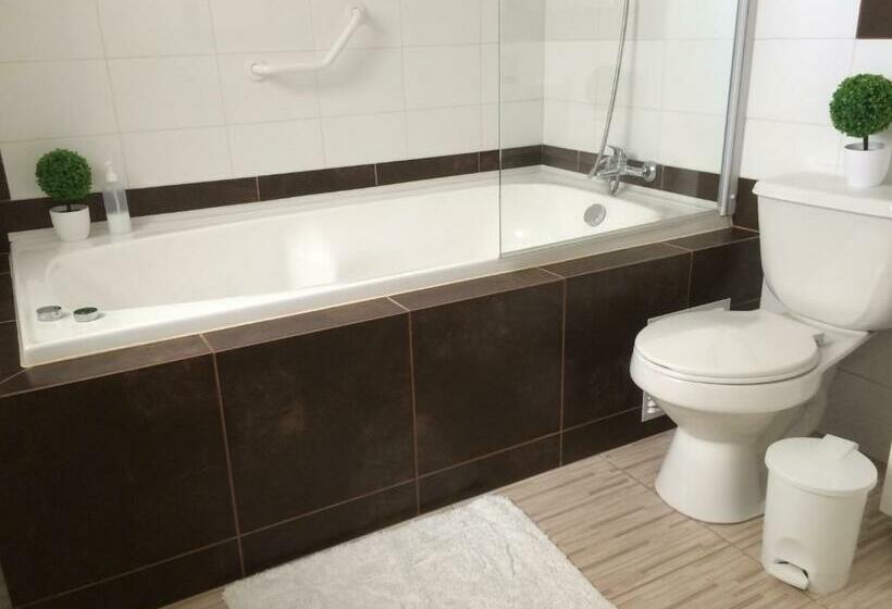 スタンダードルーム, San Fernando