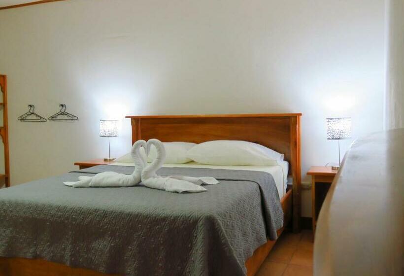 四人标准间, Santa Fe B&b