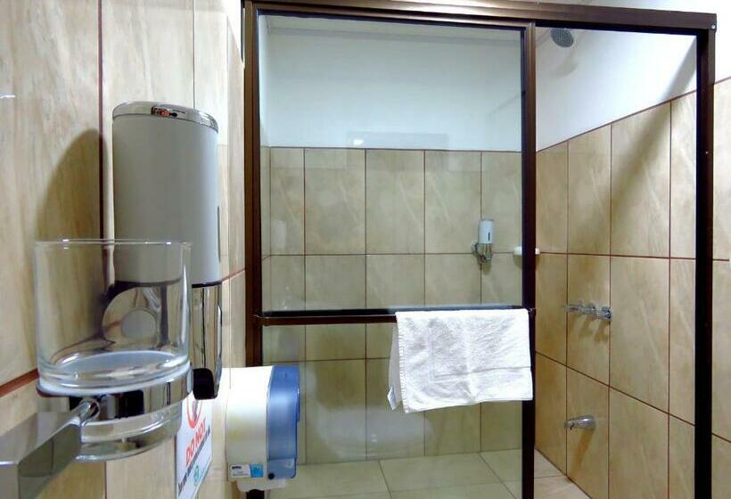 四人标准间, Santa Fe B&b