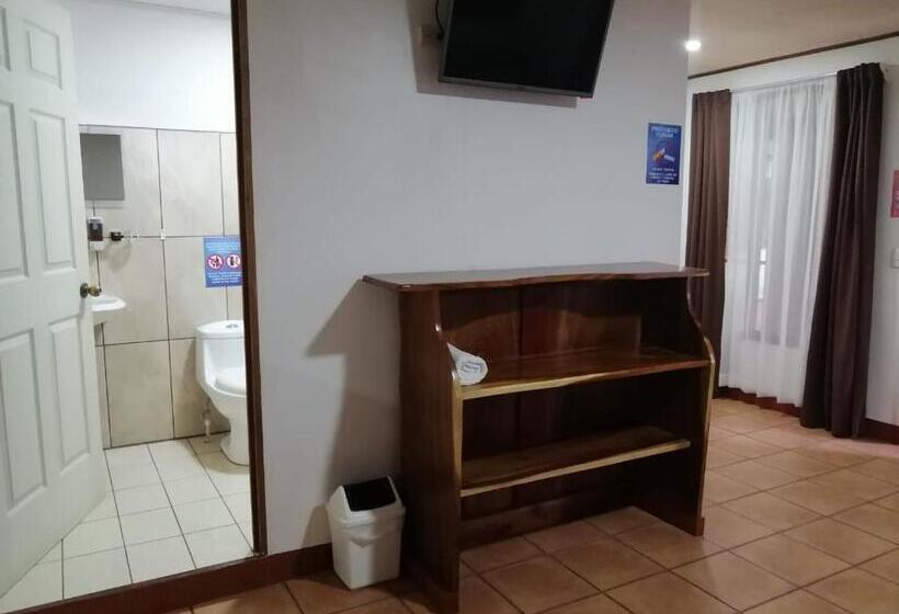 四人标准间, Santa Fe B&b