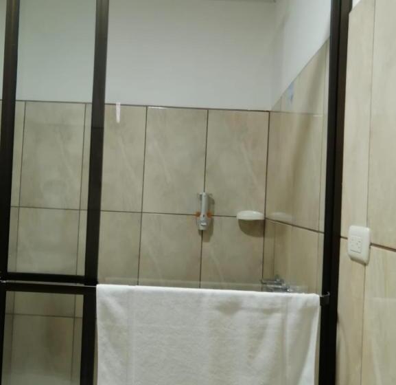 四人标准间, Santa Fe B&b