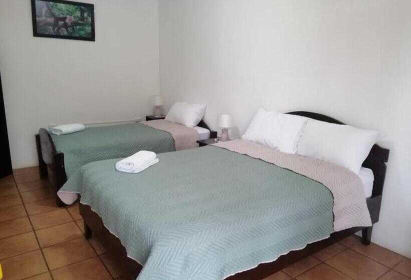 标准三人间, Santa Fe B&b