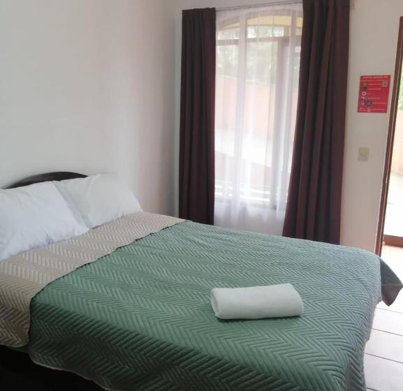 标准三人间, Santa Fe B&b