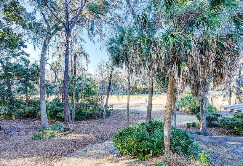 Апартаменты 2 Спальни, Evian At Shipyard By Hilton Head Accommodations