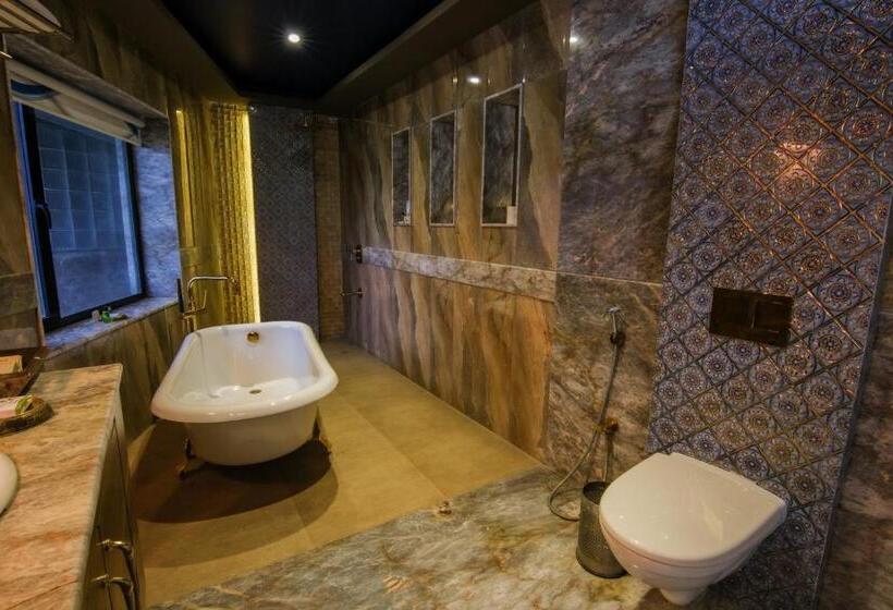 스위트, Heritage Khirasara Palace