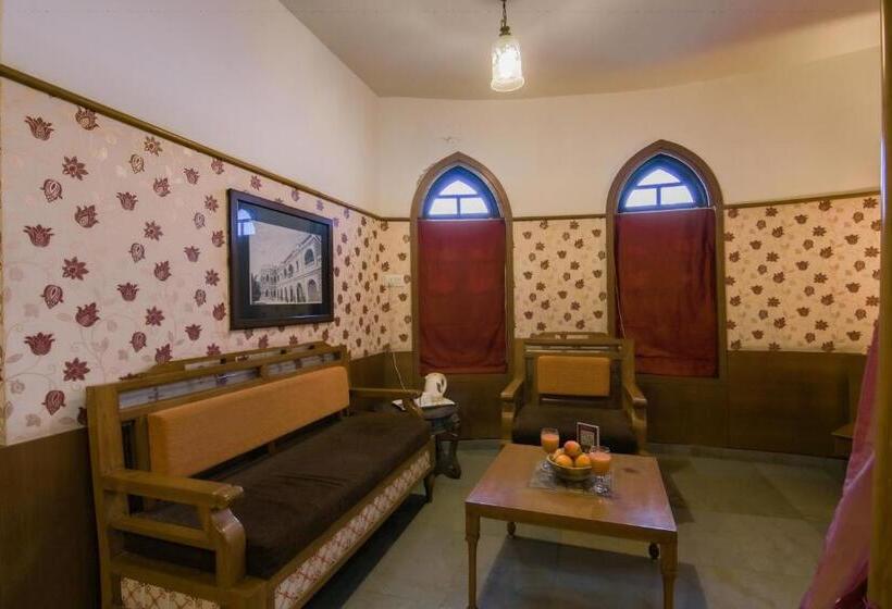 Люкс Премиум, Heritage Khirasara Palace