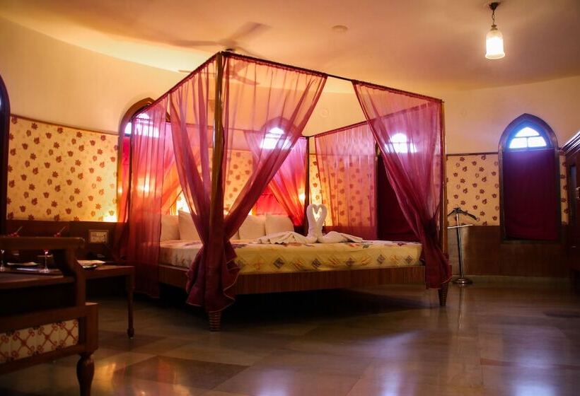 스위트, Heritage Khirasara Palace