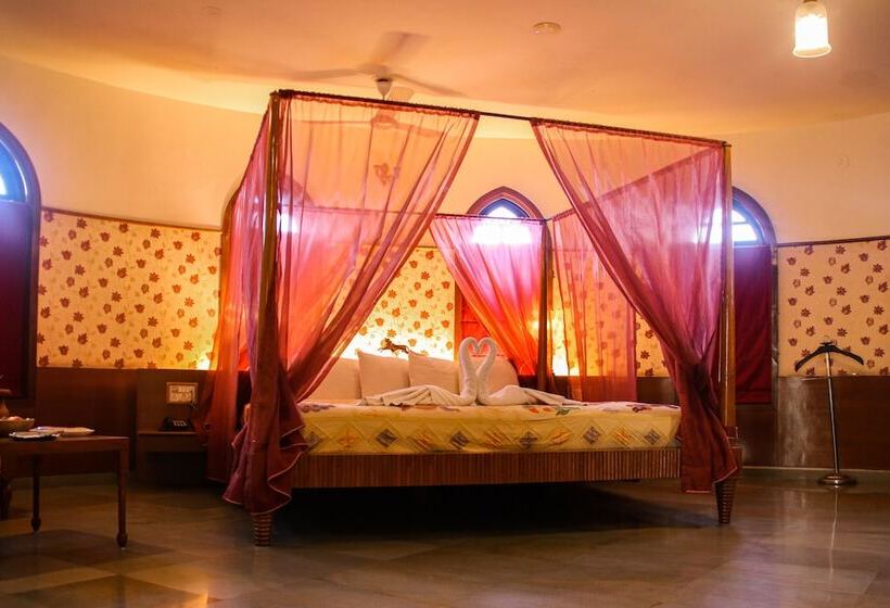 스위트, Heritage Khirasara Palace
