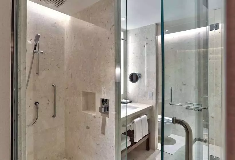 スタンダードルーム, Hilton Kota Kinabalu