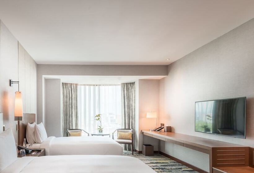 디럭스 룸, Hilton Kota Kinabalu
