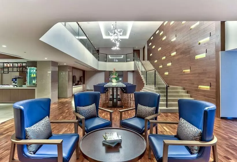 エクゼクティブスイート, Hilton Kota Kinabalu