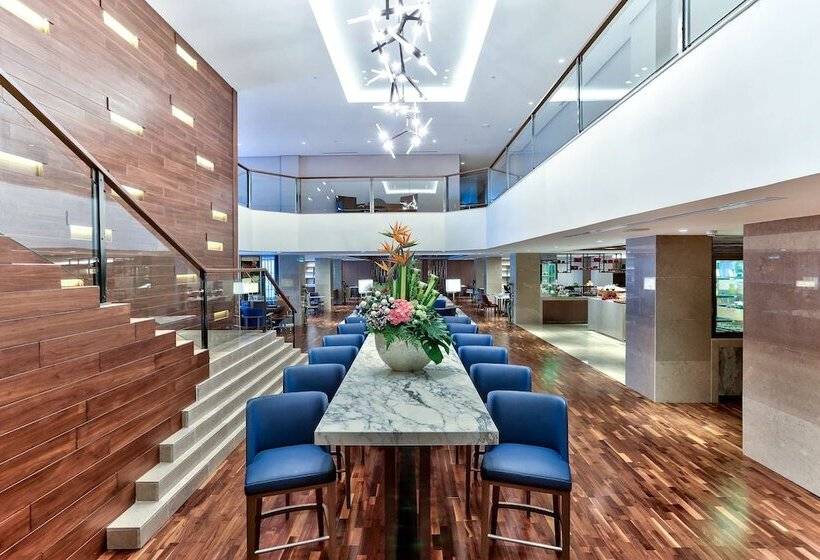 סוויטה אקזקיוטיב, Hilton Kota Kinabalu