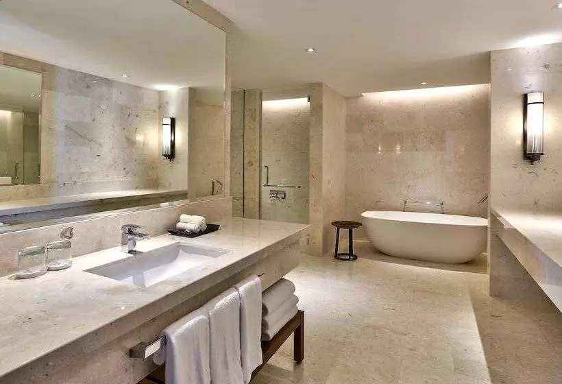 エクゼクティブスイート, Hilton Kota Kinabalu