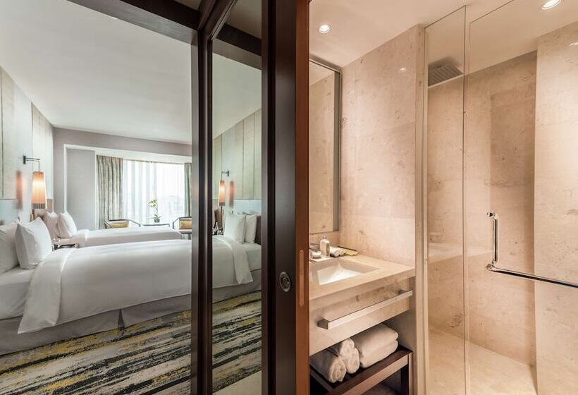 חדר אקזקיוטיב, Hilton Kota Kinabalu