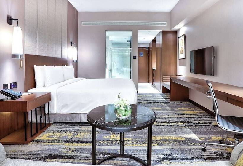 이그제큐티브 룸, Hilton Kota Kinabalu