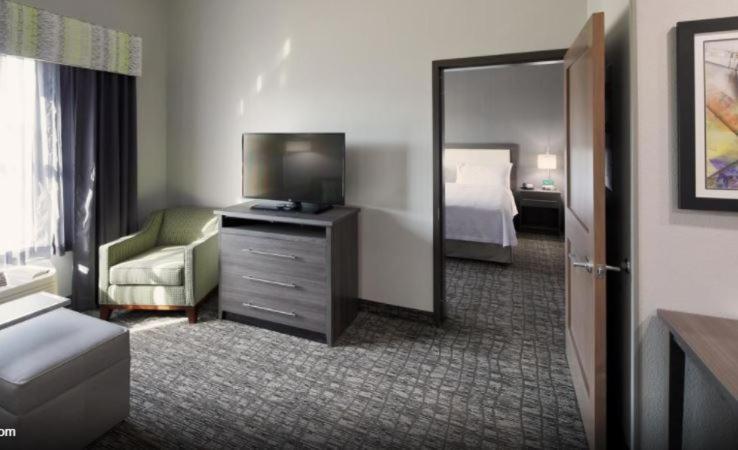 キングサイズベッドのスイートルーム, Homewood Suites By Hilton Topeka