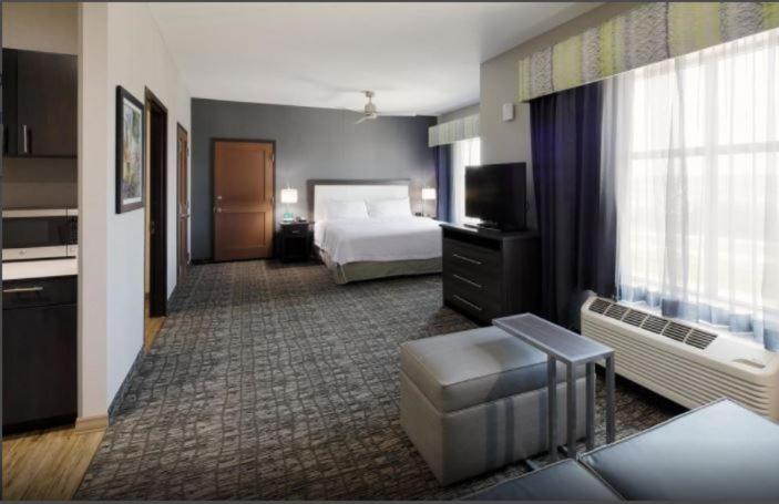 キングサイドベッドのスタンダードワンルーム, Homewood Suites By Hilton Topeka