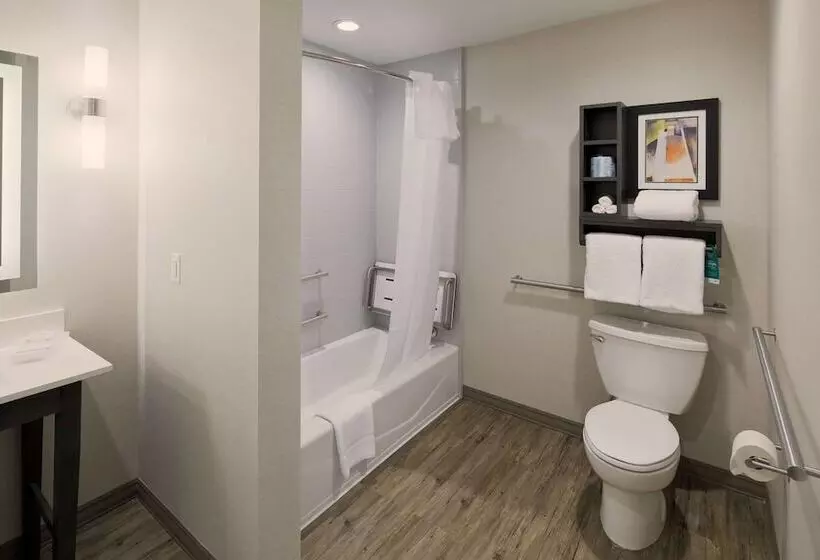 スイート, Homewood Suites By Hilton Topeka