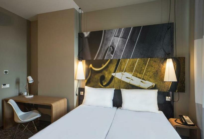اتاق استاندارد با تخت دوبل, Ibis Riga Centre