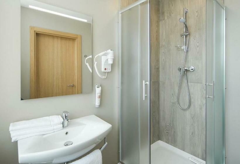 اتاق استاندارد با تخت دوبل, Ibis Riga Centre