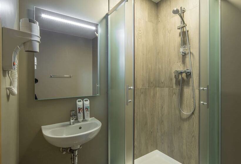 اتاق استاندارد با تخت دوبل, Ibis Riga Centre