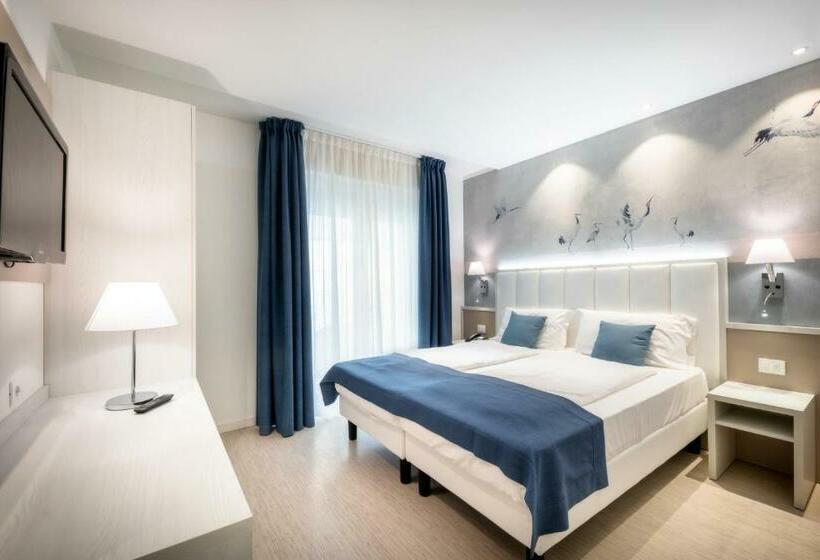 חדר קומפורט, International Beach