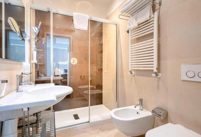 חדר קומפורט, International Beach