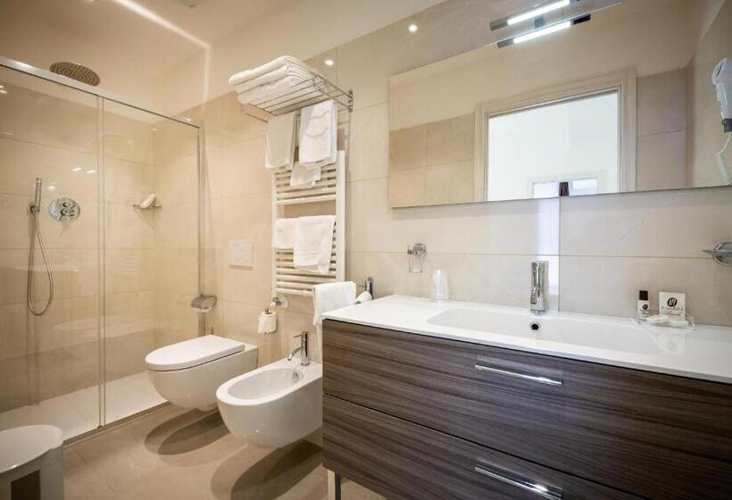 סוויטת ג'וניור, International Beach