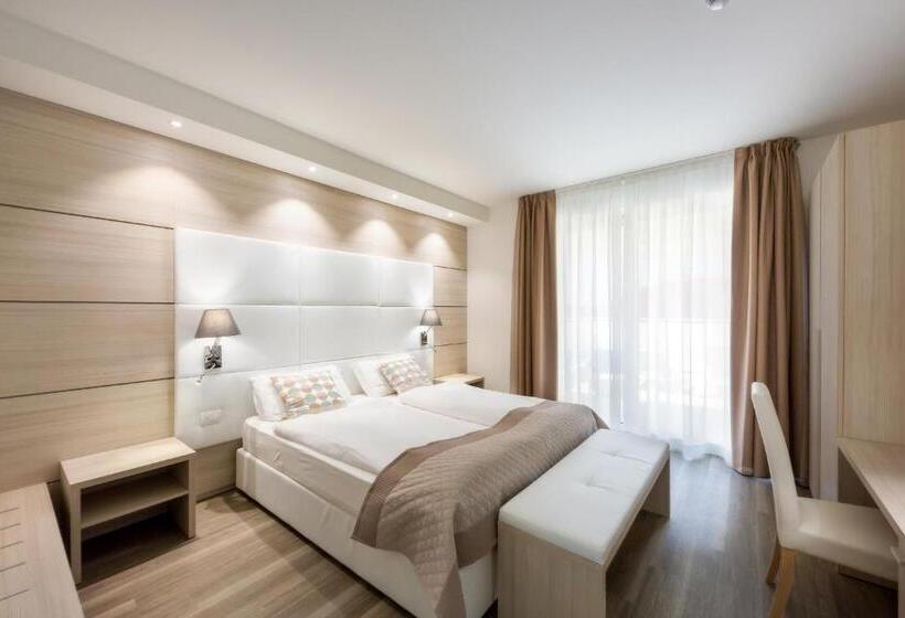 חדר דלוקס, International Beach