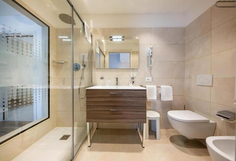 חדר סופריור, International Beach