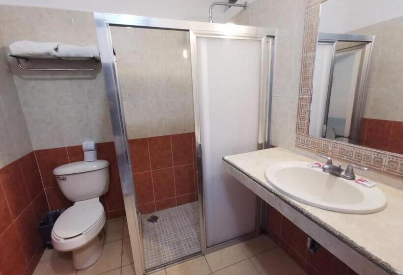 3-Bett-Standardzimmer, Las Dalias Inn