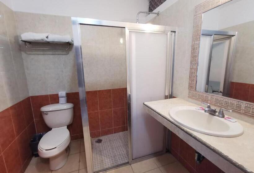 3-Bett-Standardzimmer, Las Dalias Inn