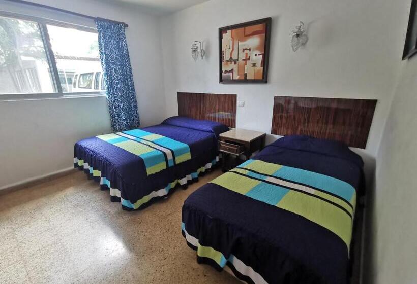3-Bett-Standardzimmer, Las Dalias Inn