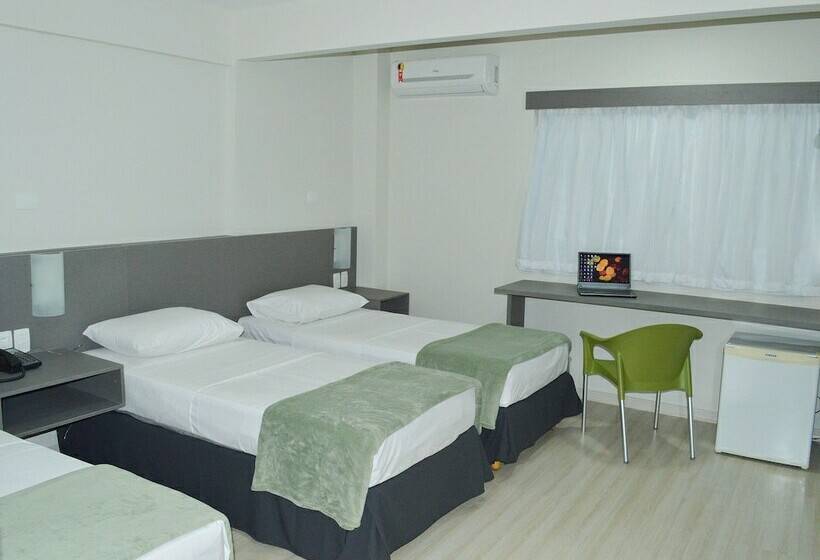 标准三人间, Pajuçara Hotel Express