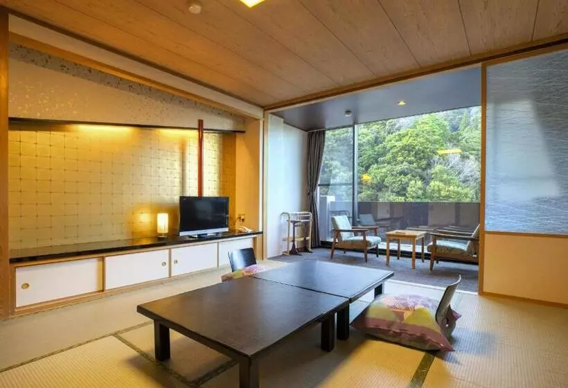Camera Standard, Yunomoto