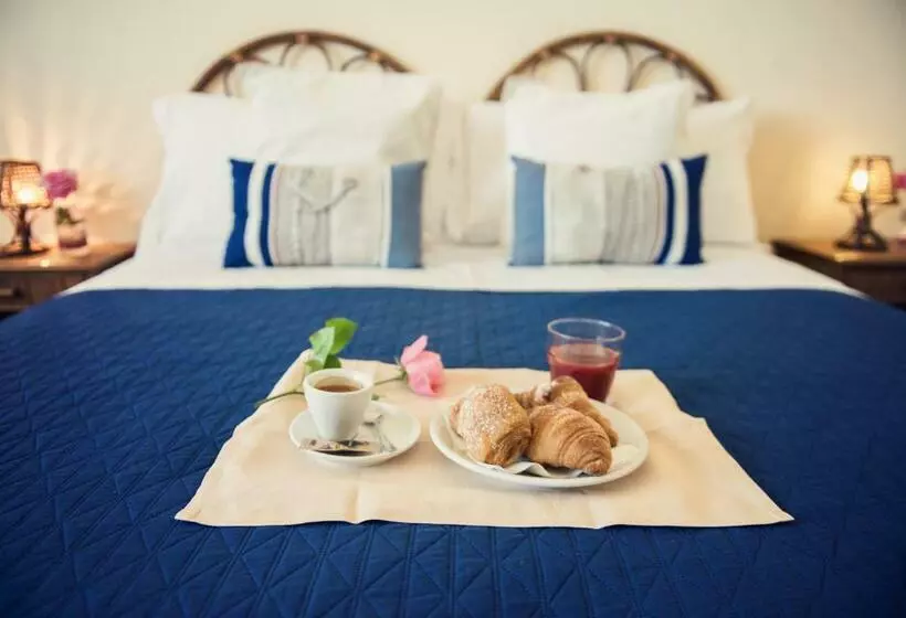 اتاق استاندارد چهارنفره با چشمانداز جانبی دریا, A Nuciara Park Hotel & Wellness Center
