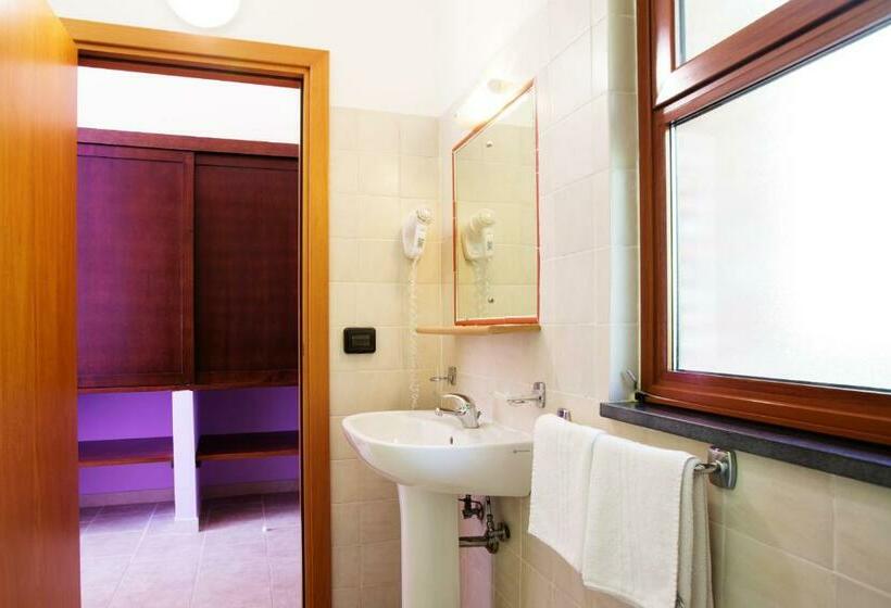 Номер Стандарт Четырехместный Боковой Вид на Море, A Nuciara Park Hotel & Wellness Center