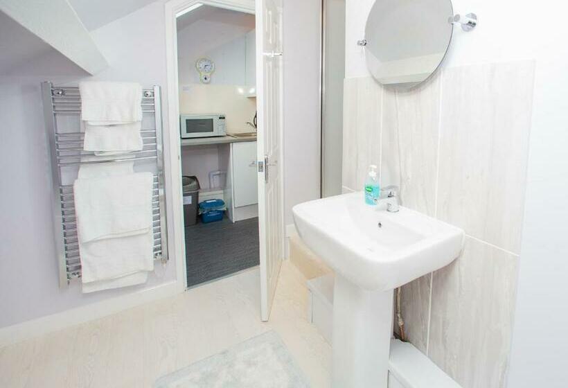 デラックススタジオ, James  Place At Brynawel