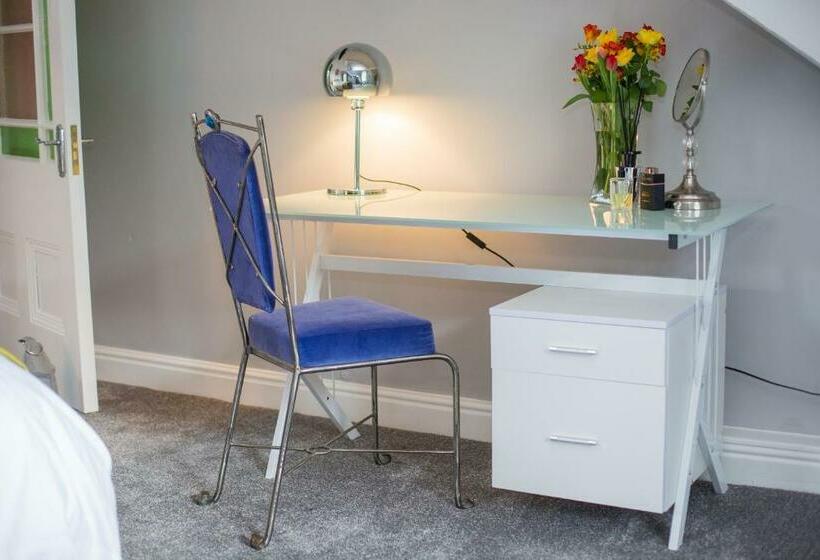 デラックススタジオ, James  Place At Brynawel