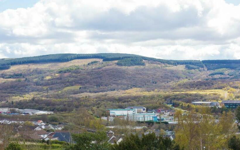 デラックススタジオ, James  Place At Brynawel