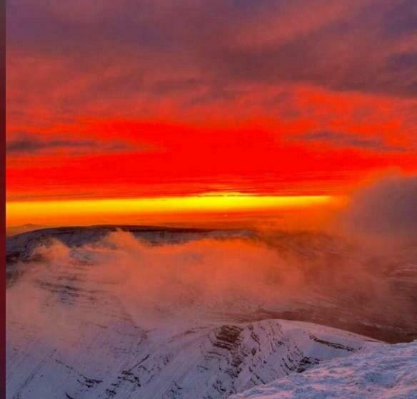 デラックススタジオ, James  Place At Brynawel